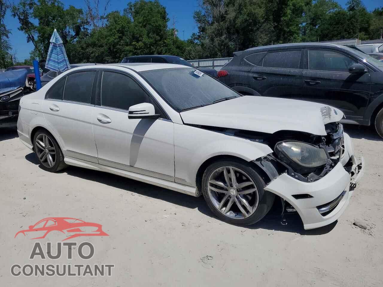 MERCEDES-BENZ C-CLASS 2013 - WDDGF4HB8DA777090