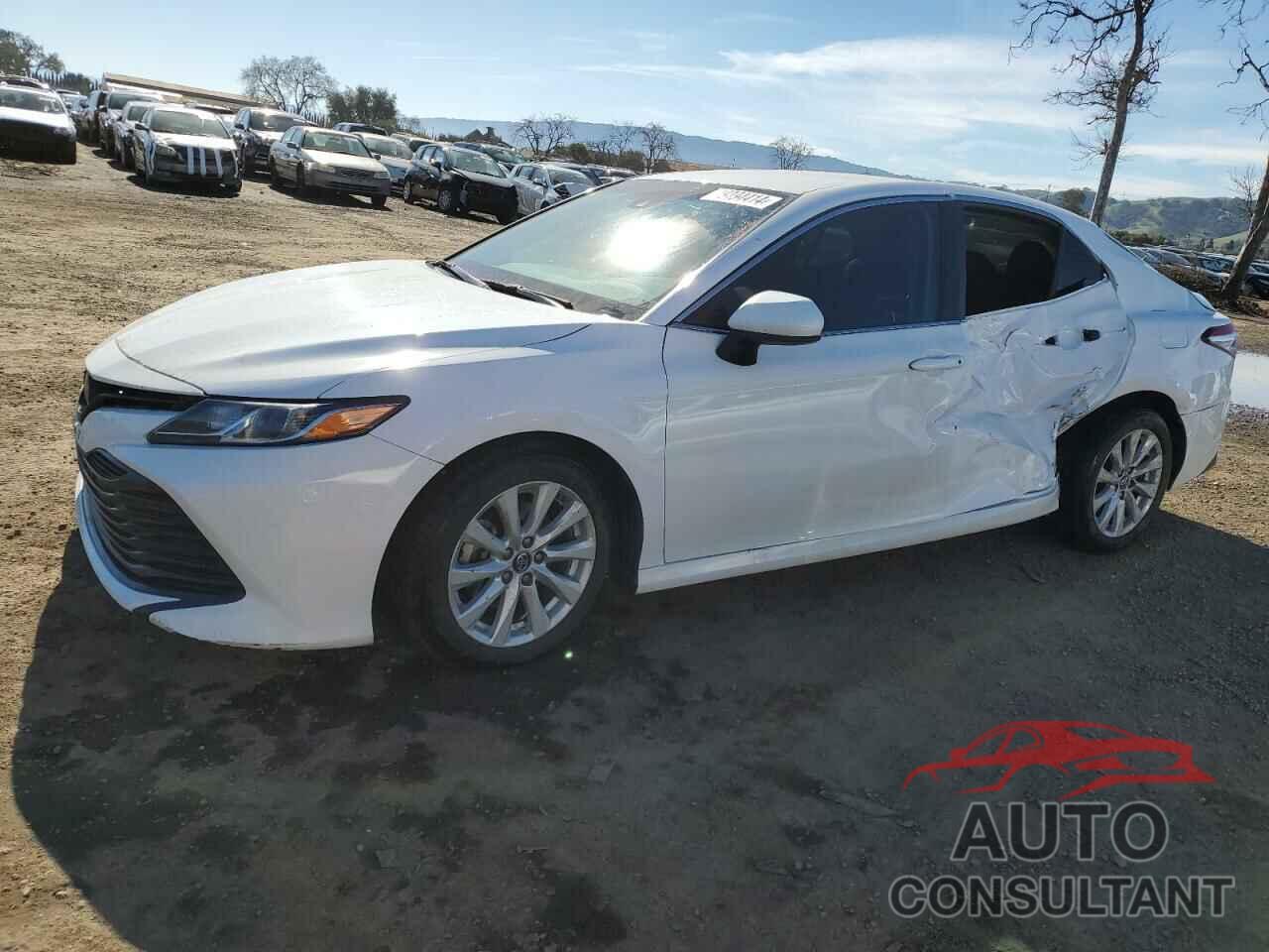 TOYOTA CAMRY 2018 - 4T1B11HK8JU088495