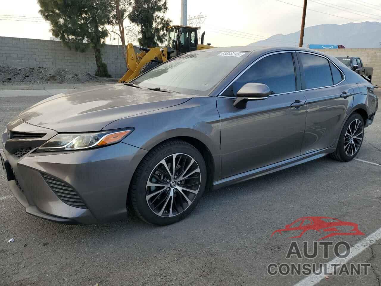 TOYOTA CAMRY 2018 - 4T1B11HK2JU124245