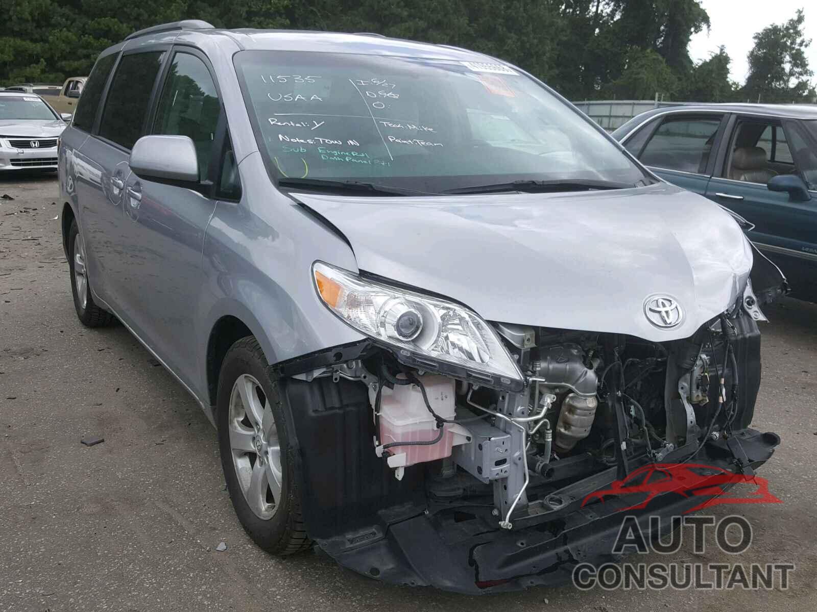 TOYOTA SIENNA LE 2015 - 5TDKK3DC0FS675037