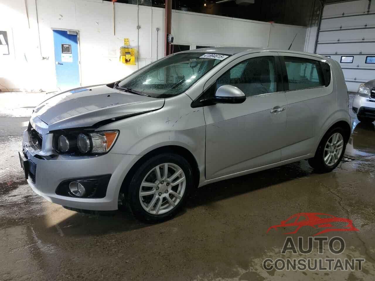 CHEVROLET SONIC 2014 - 1G1JE6SB6E4221554