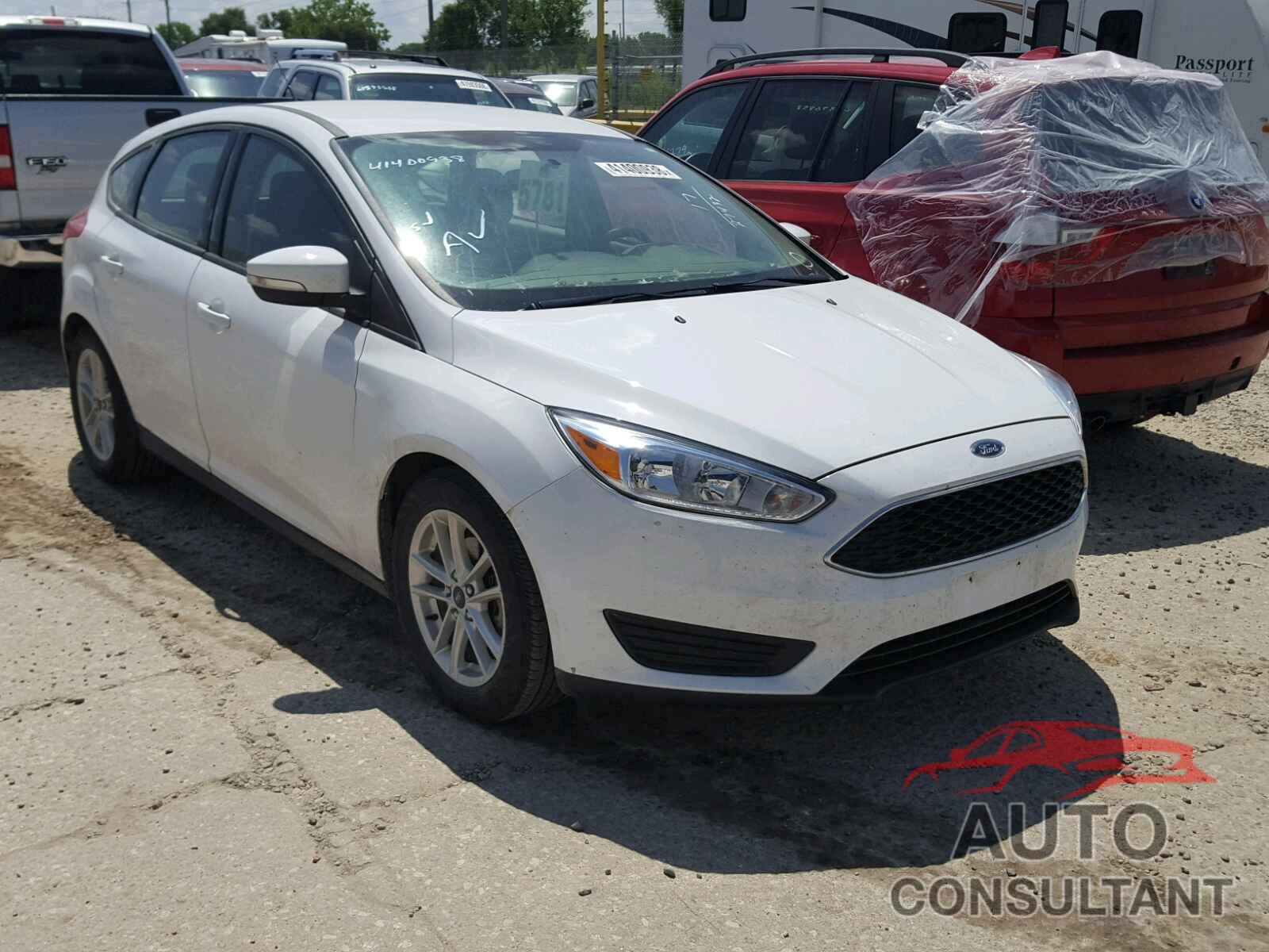 FORD FOCUS 2017 - 1FADP3K26HL235600