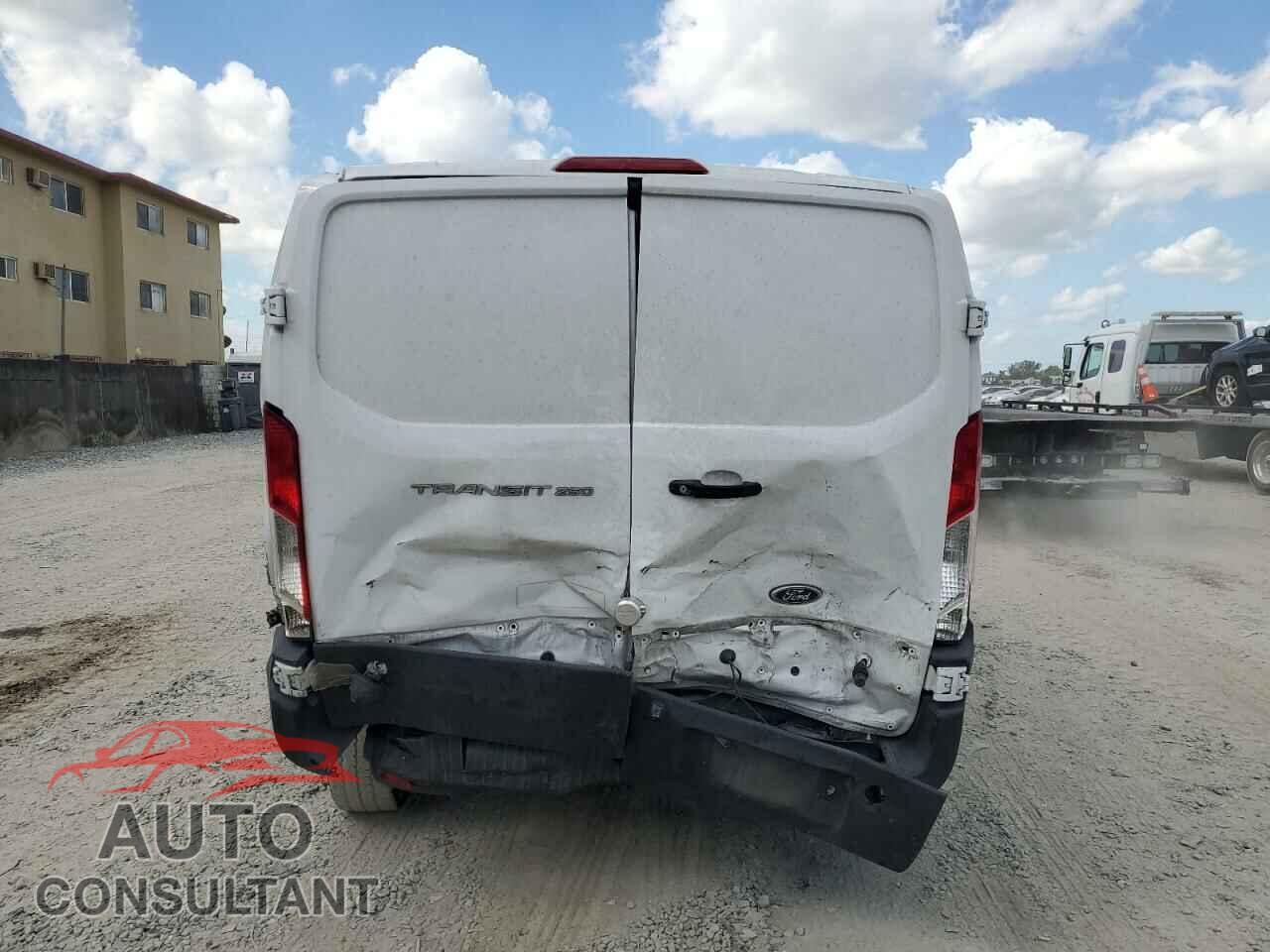 FORD TRANSIT 2018 - 1FTYR2YM9JKA16392