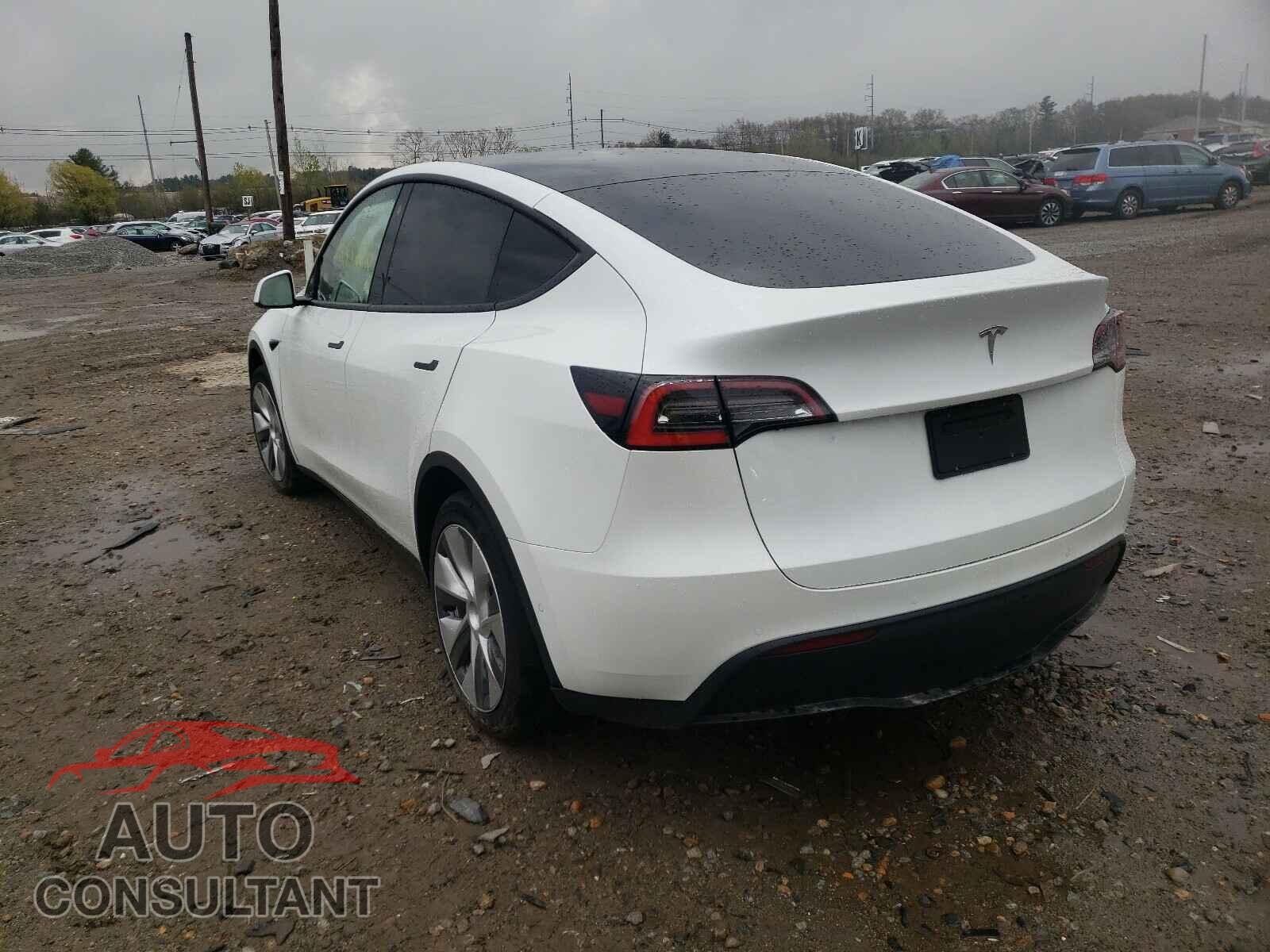 TESLA MODEL Y 2021 - 5YJYGDED7MF109712
