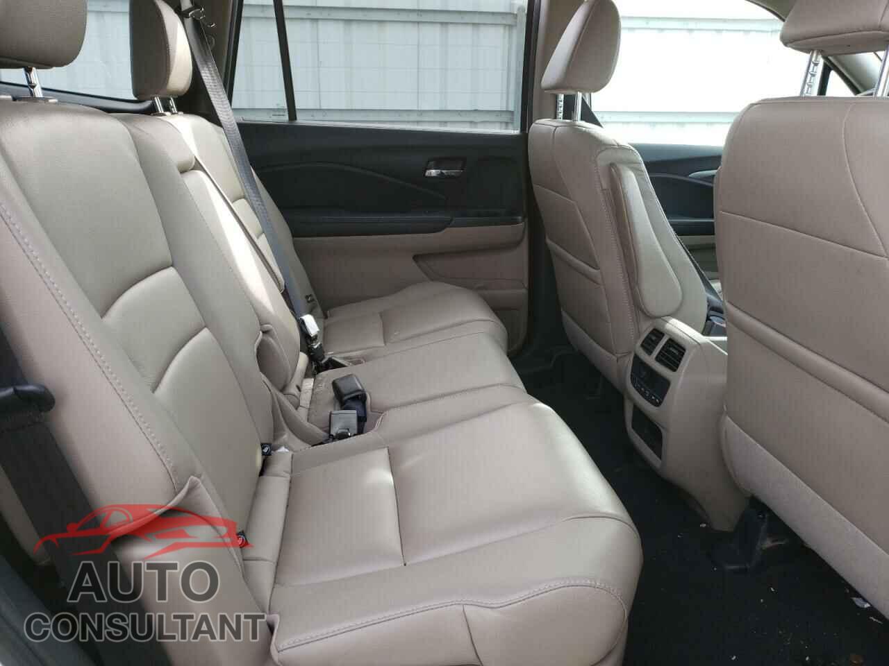 HONDA PILOT 2017 - 5FNYF5H53HB042870