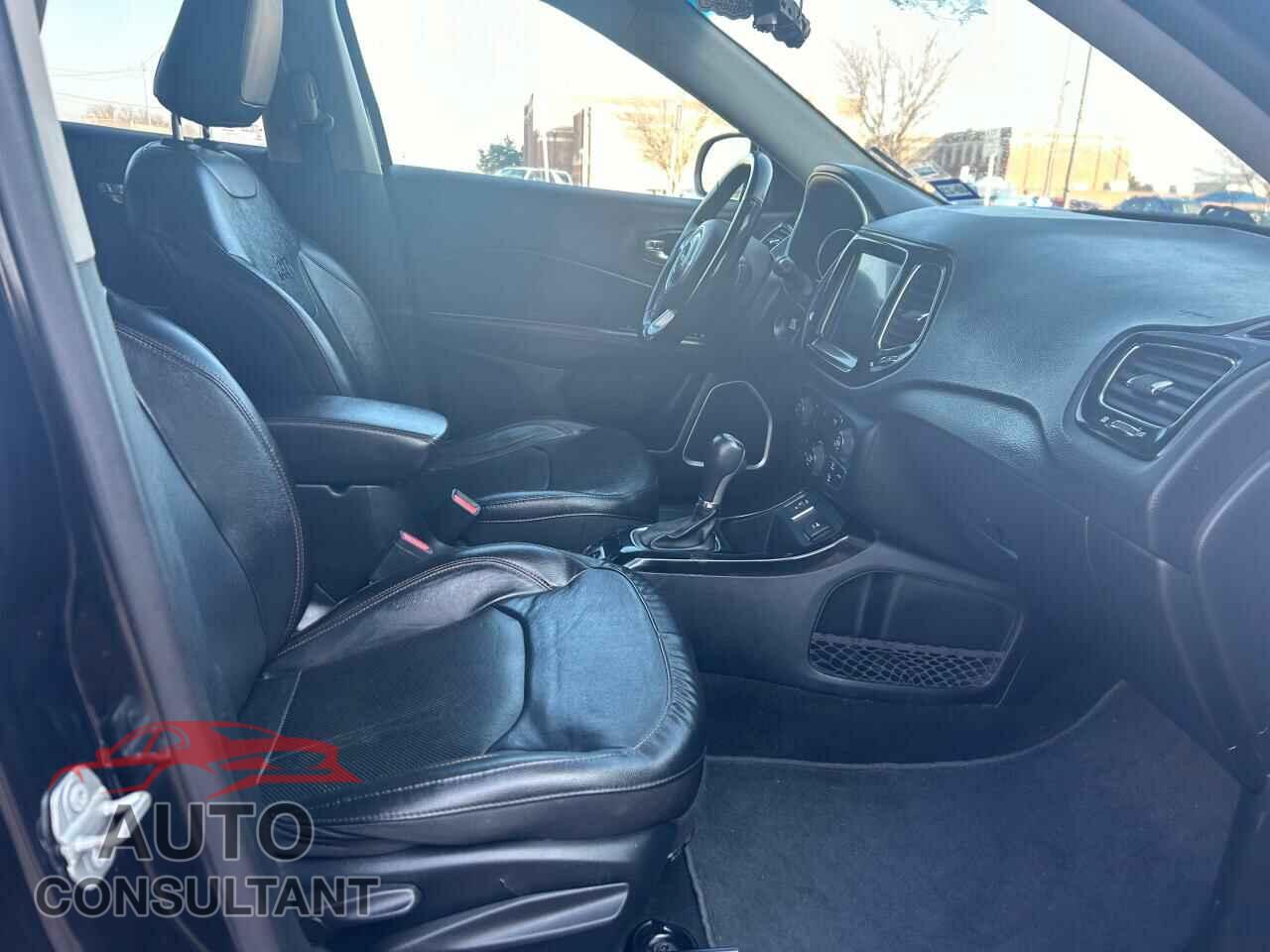 JEEP COMPASS 2020 - 3C4NJCCB3LT187694