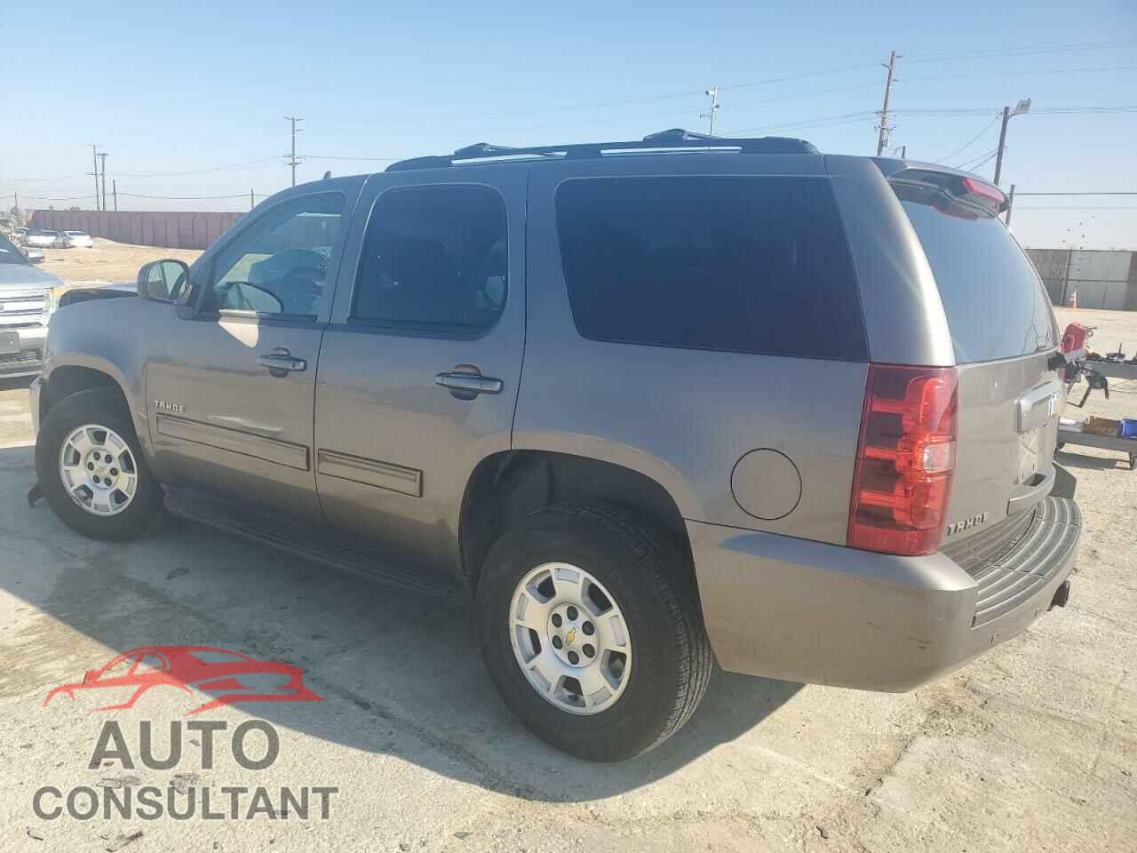 CHEVROLET TAHOE 2011 - 1GNSCAE08BR392424