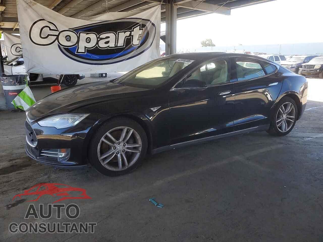 TESLA MODEL S 2013 - 5YJSA1AC1DFP10729