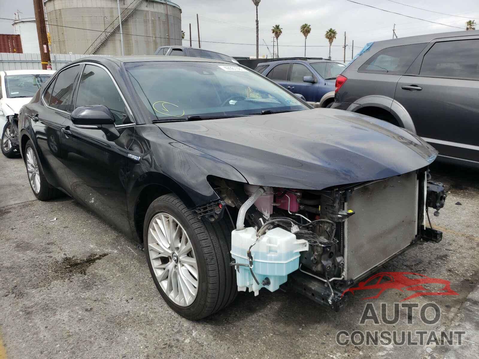 TOYOTA CAMRY 2018 - 4T1B21HK9JU007436