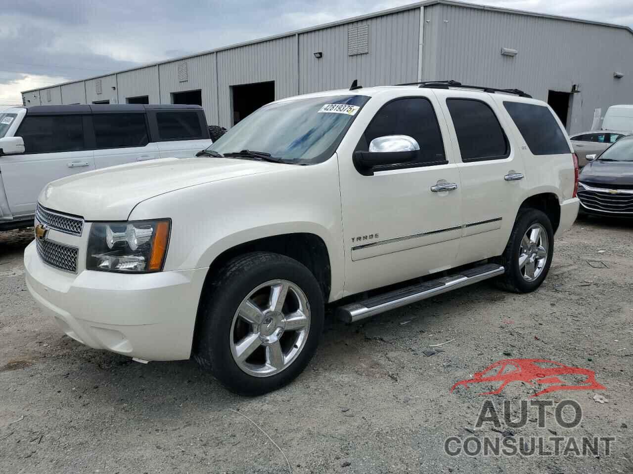 CHEVROLET TAHOE 2013 - 1GNSCCE04DR210572