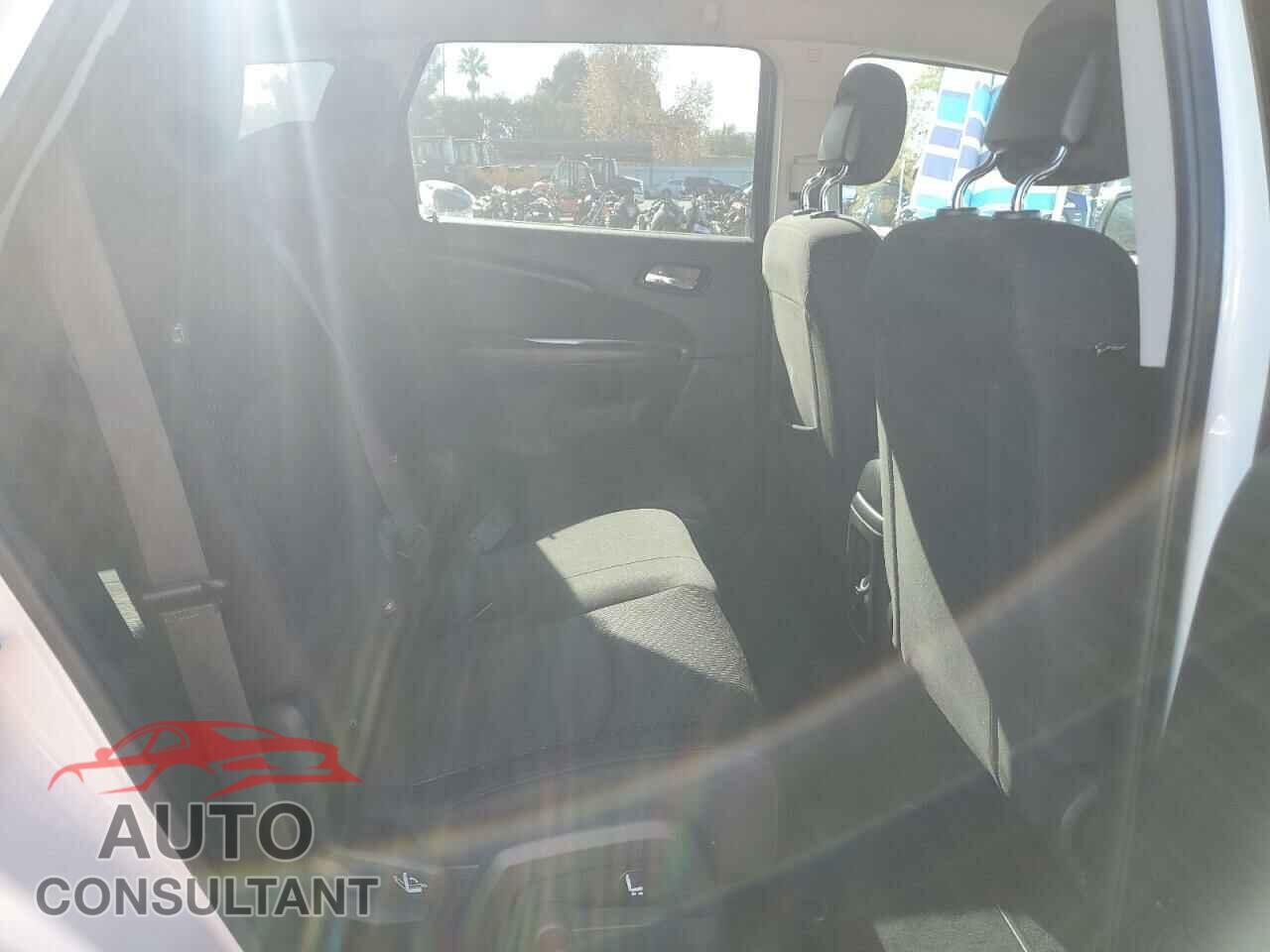DODGE JOURNEY 2017 - 3C4PDCAB4HT676356