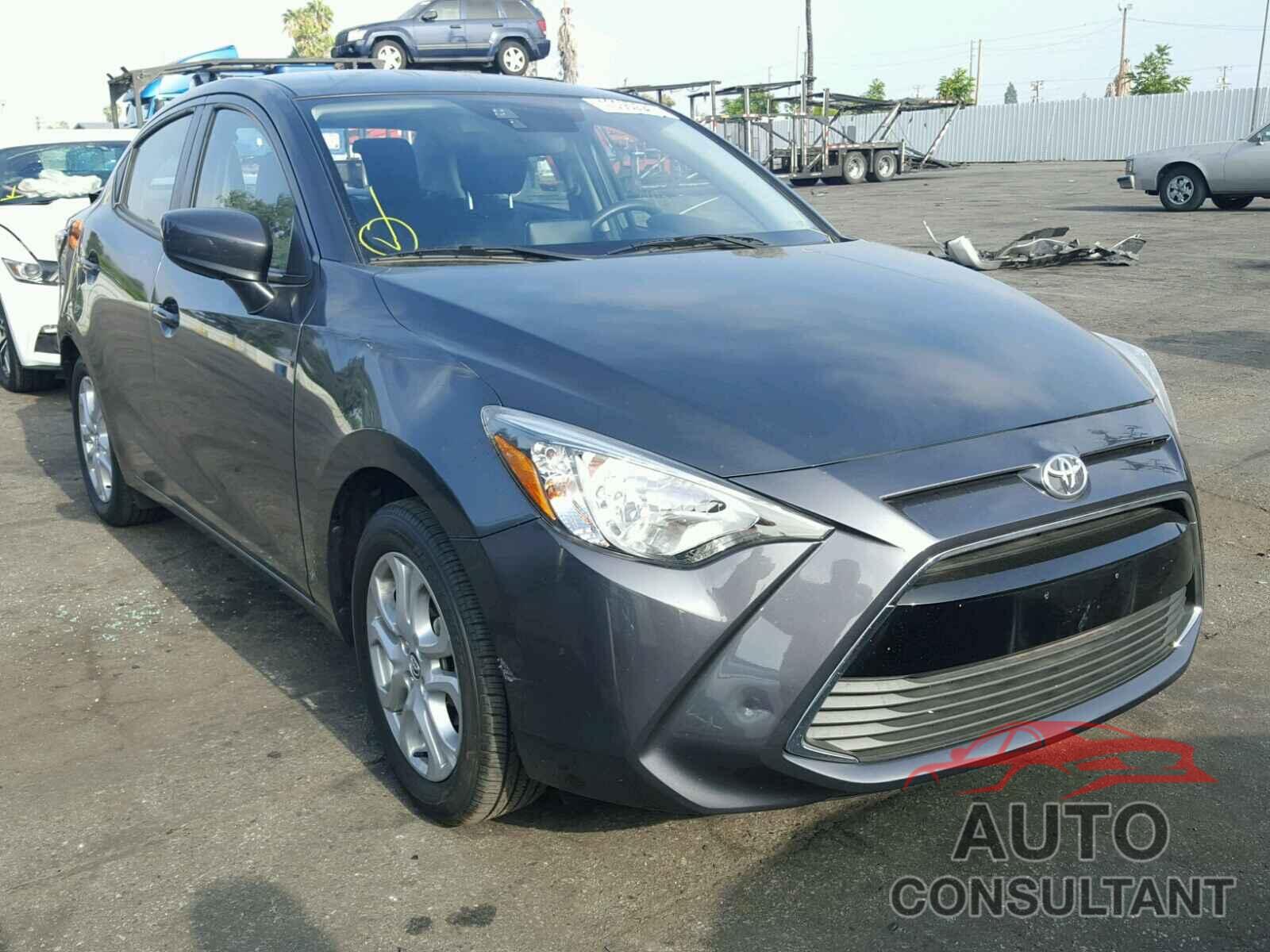 TOYOTA YARIS 2017 - 3MYDLBYV8HY156486