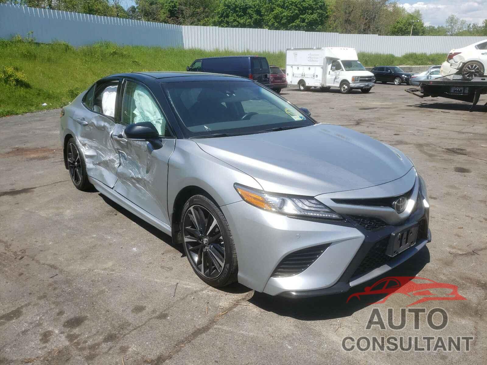 TOYOTA CAMRY 2018 - 4T1B61HK0JU144821