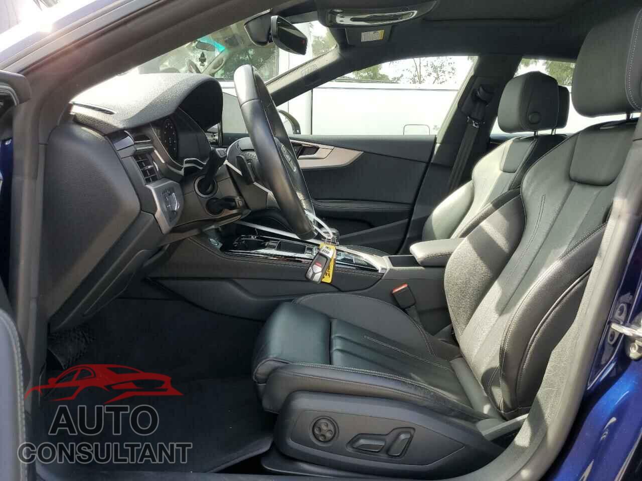 AUDI A5 2021 - WAUFACF58MA043610