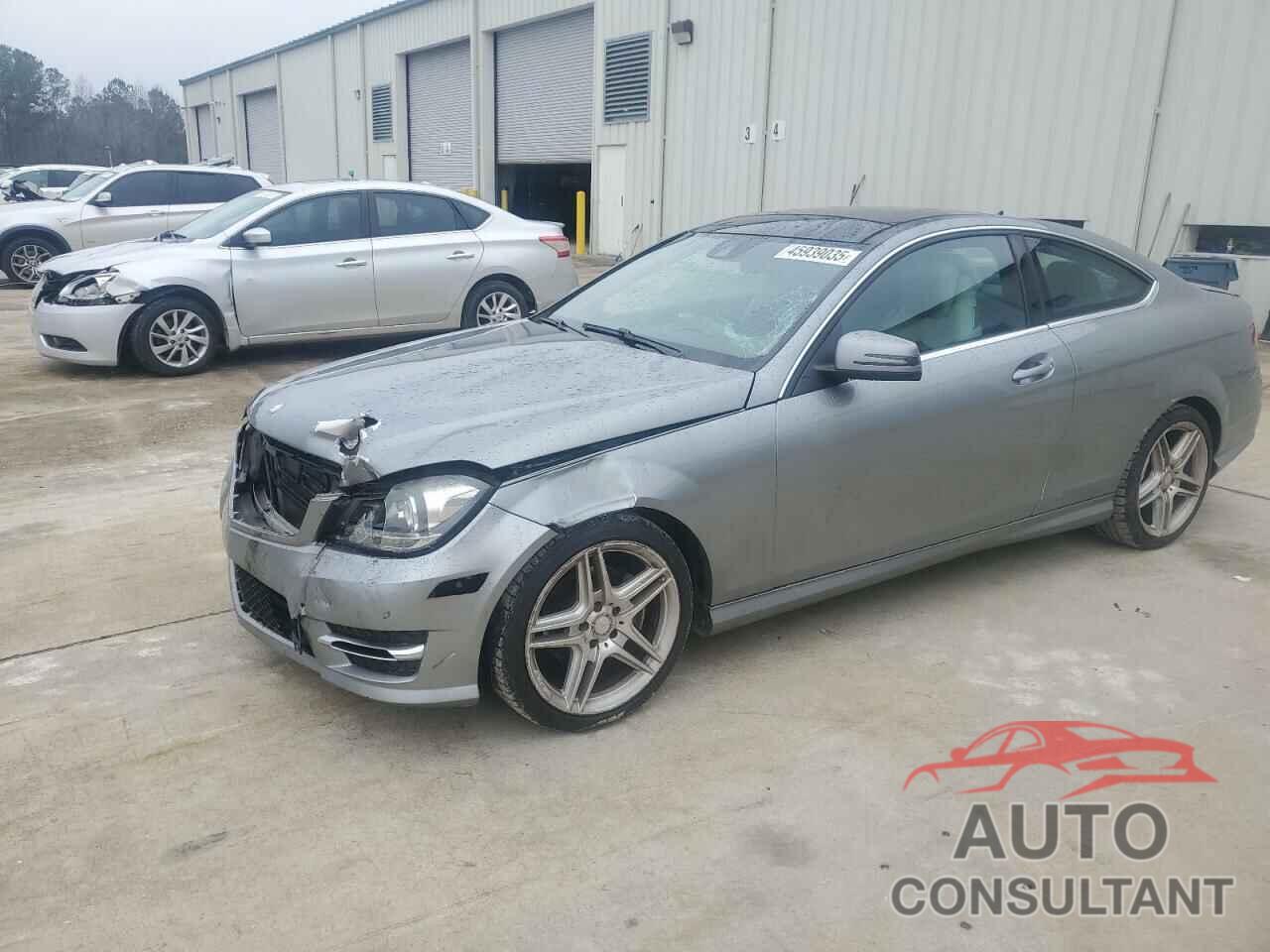 MERCEDES-BENZ C-CLASS 2015 - WDDGJ4HB2FG378299