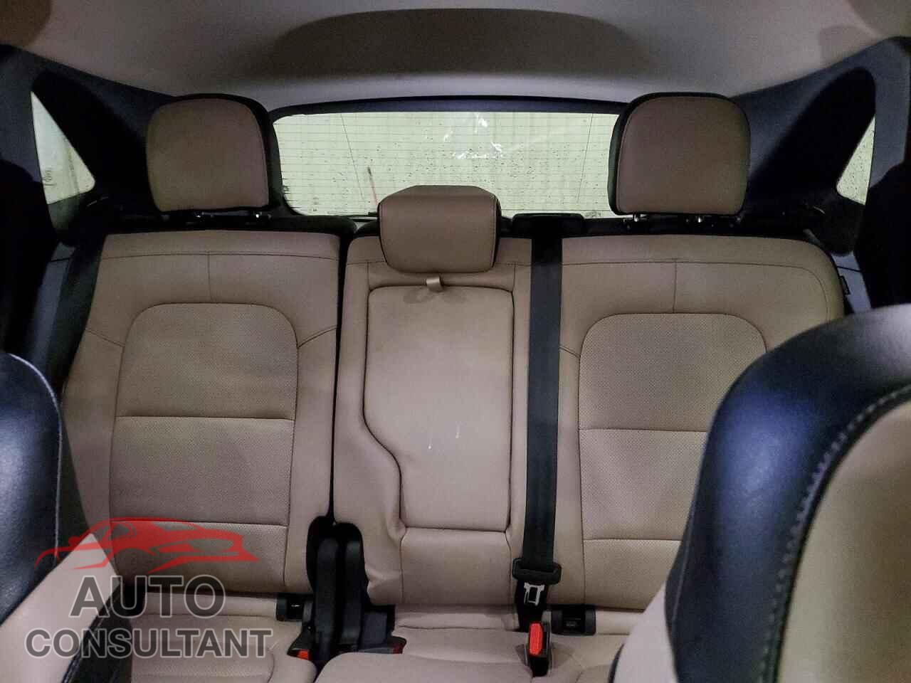 FORD ESCAPE 2020 - 1FMCU0H63LUA13845