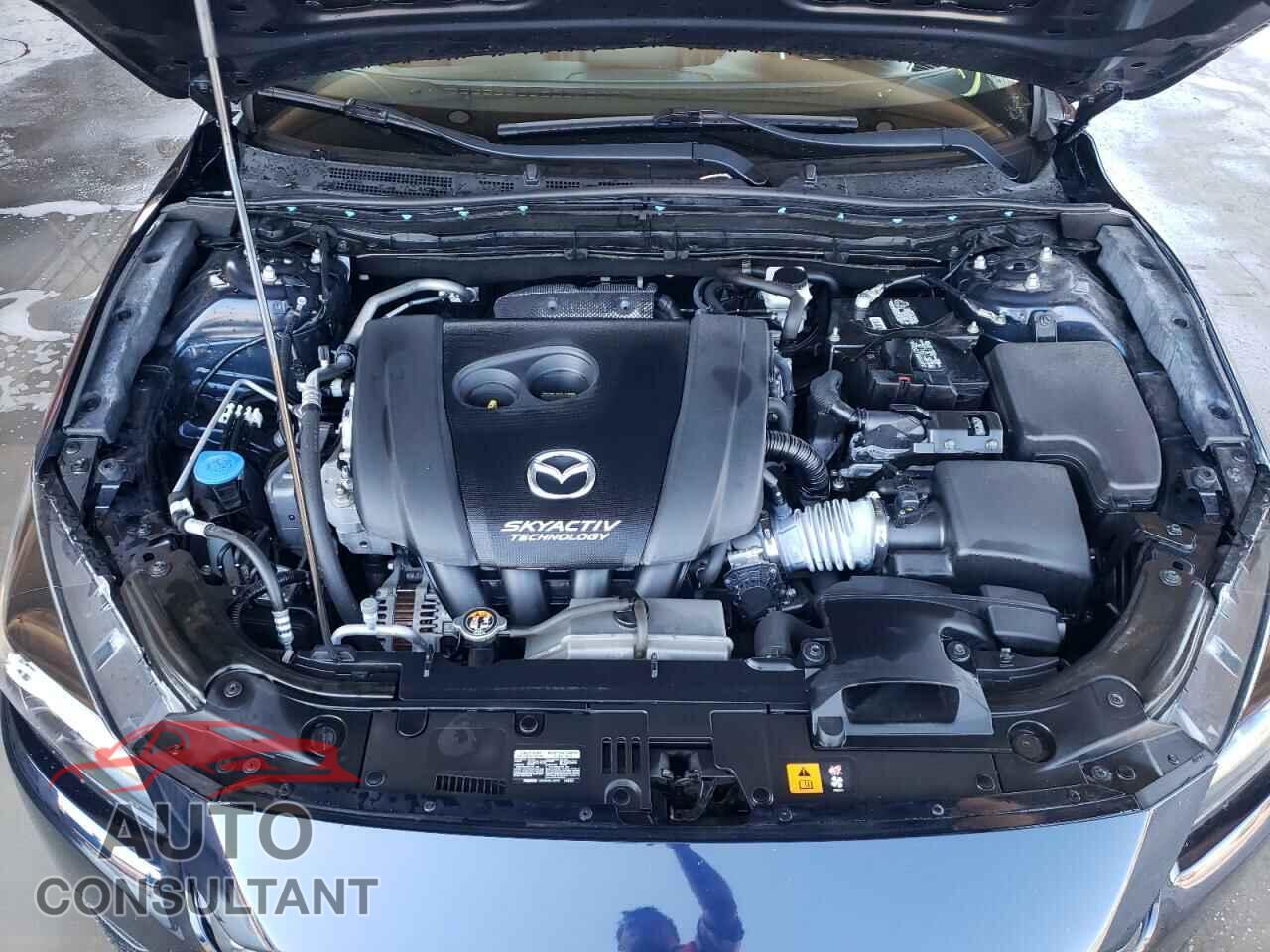 MAZDA 3 2018 - 3MZBN1V38JM242386