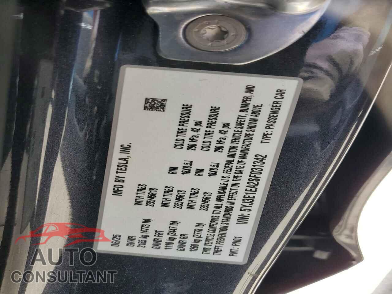 TESLA MODEL 3 2025 - 5YJ3E1EA2SF031342