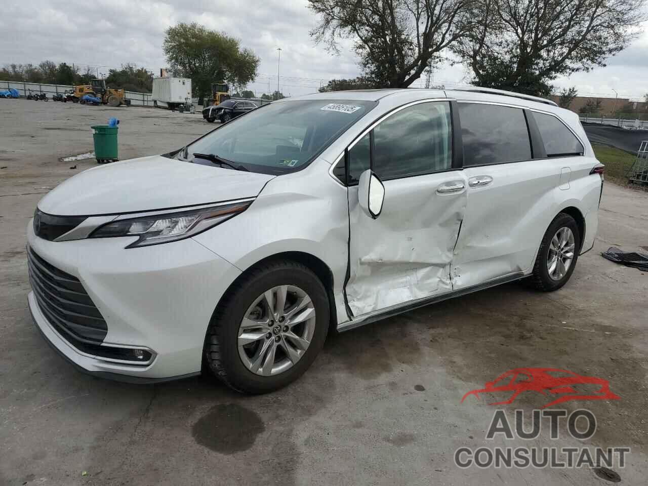 TOYOTA SIENNA 2022 - 5TDZSKFC9NS046588