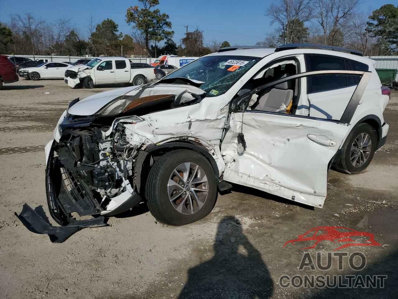 TOYOTA RAV4 2017 - JTMRJREVXHD134113