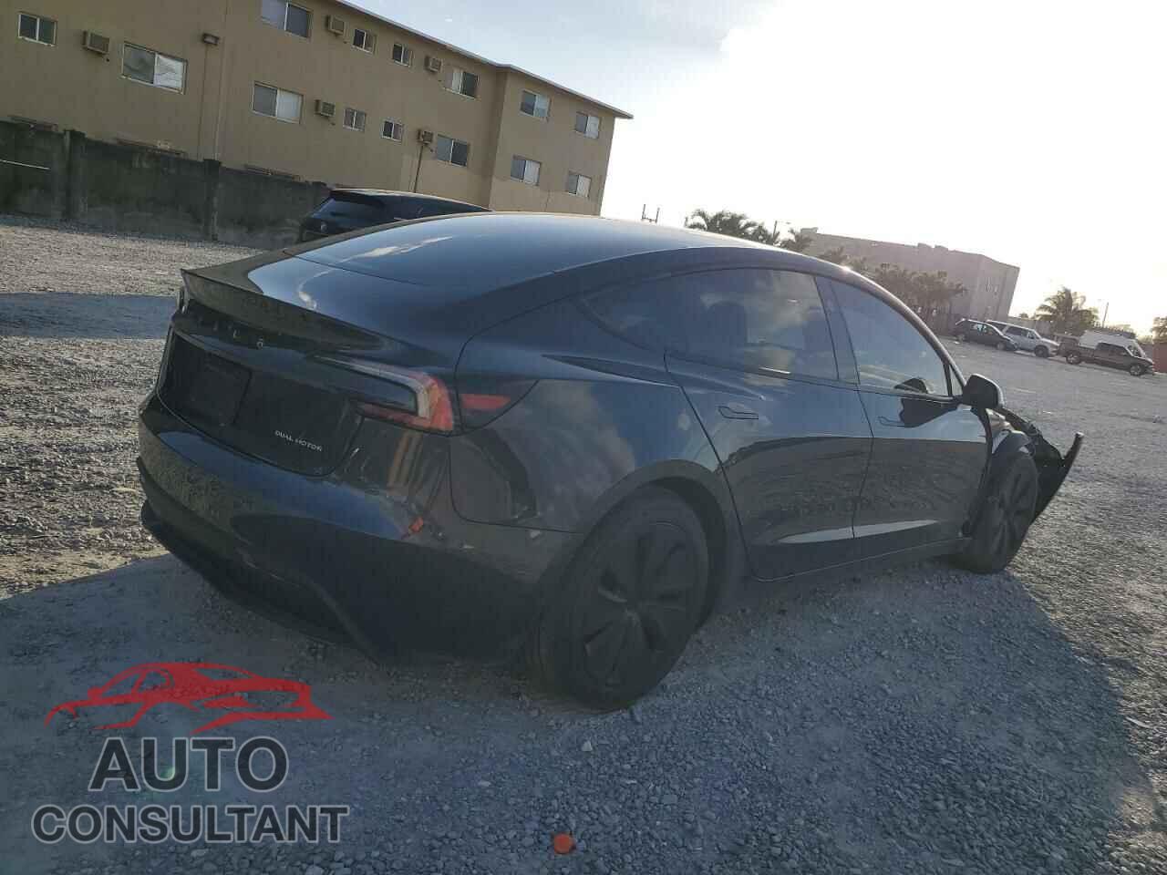 TESLA MODEL 3 2024 - 5YJ3E1EB5RF729978
