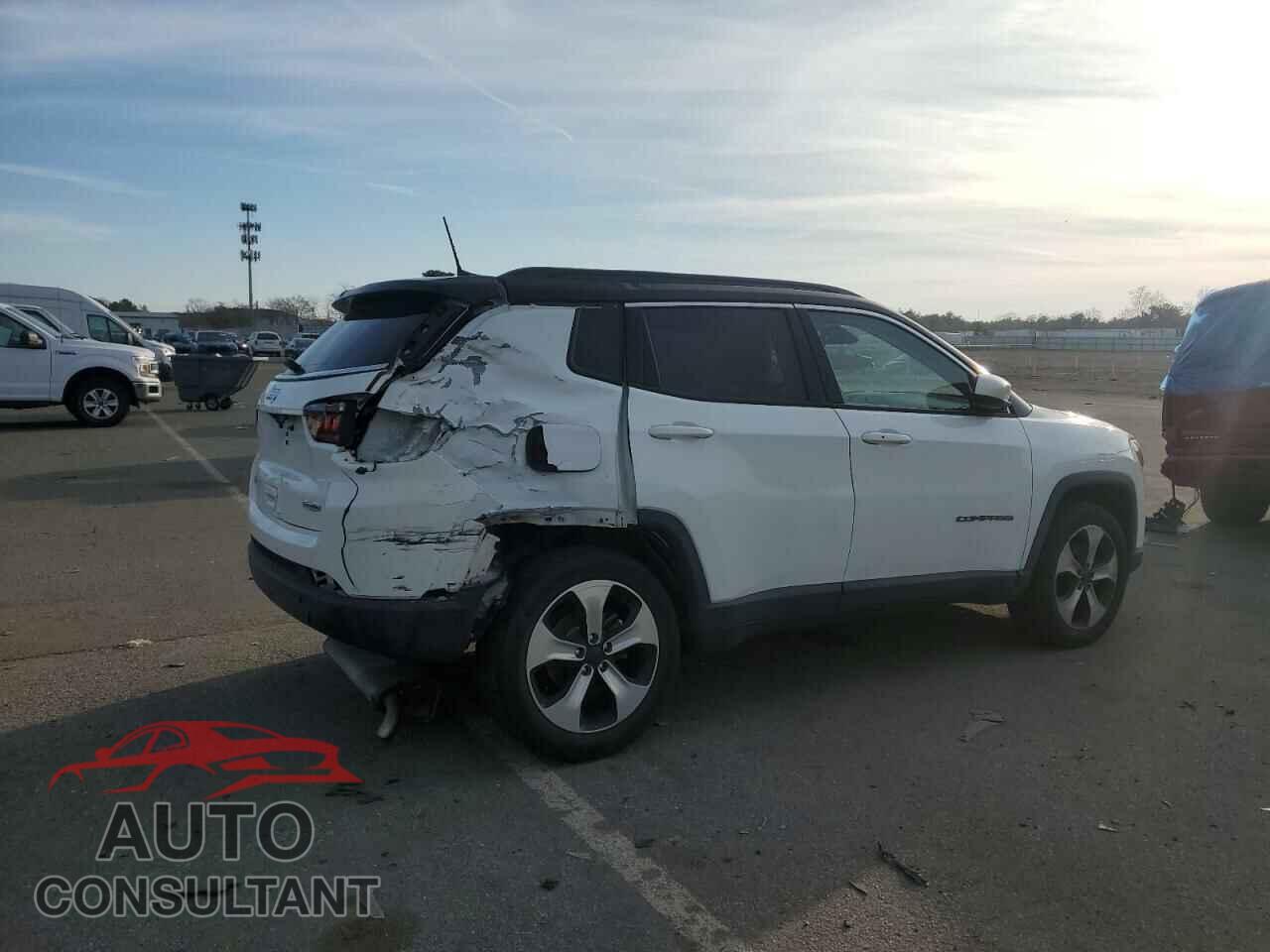 JEEP COMPASS 2018 - 3C4NJDBB5JT178371