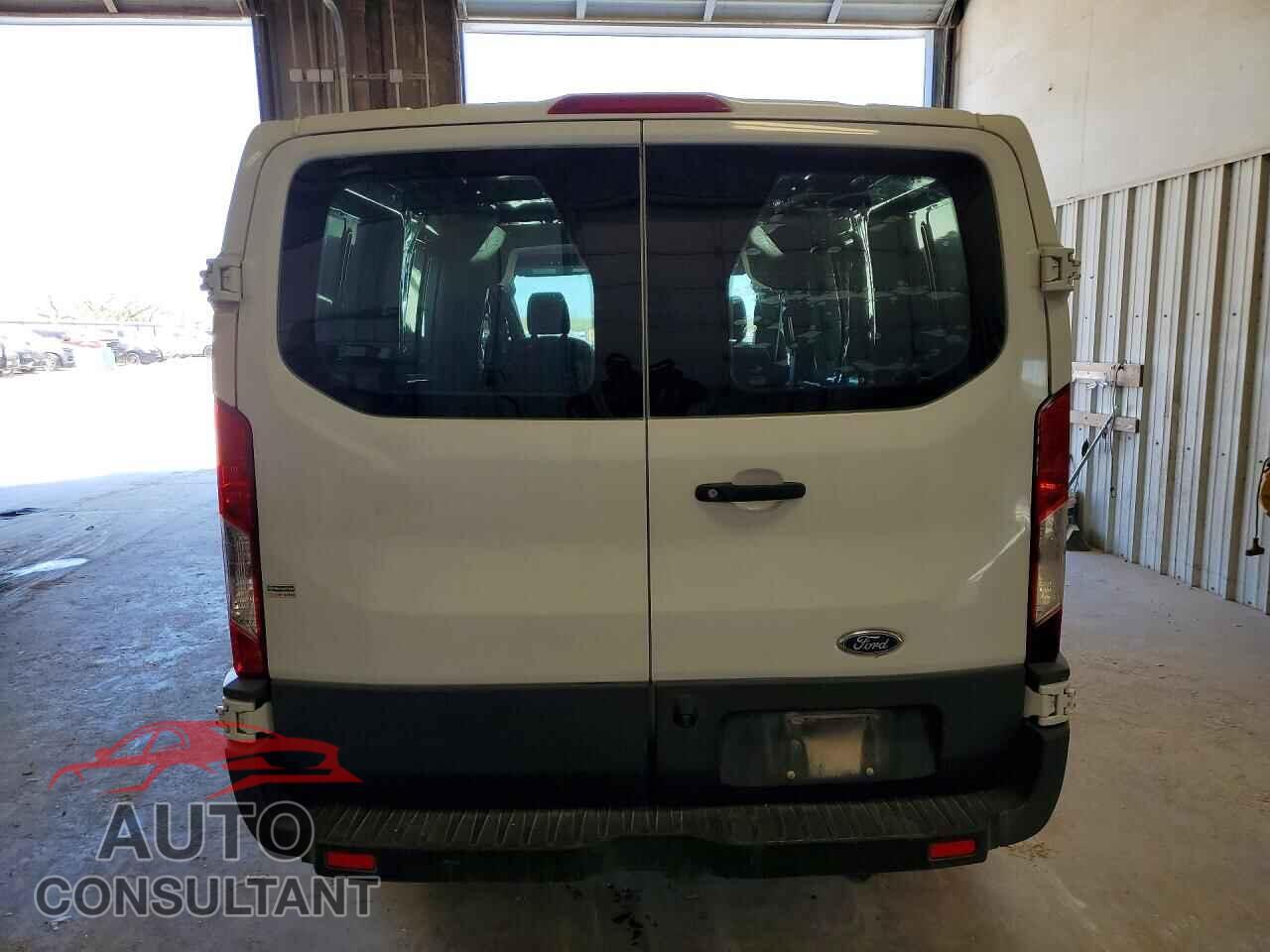 FORD TRANSIT 2018 - 1FTYE1ZM1JKB03210