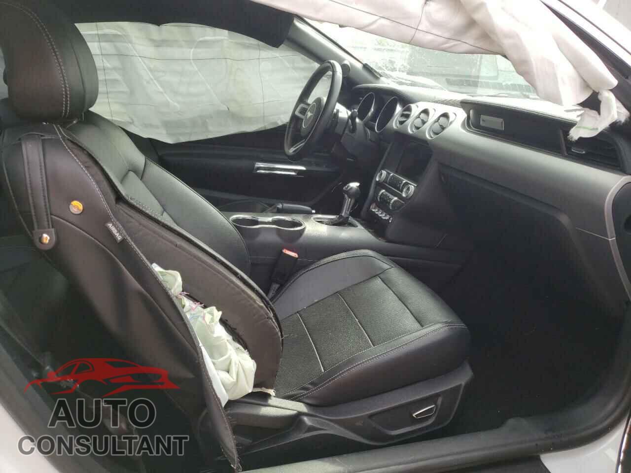FORD MUSTANG 2019 - 1FA6P8TH1K5142133