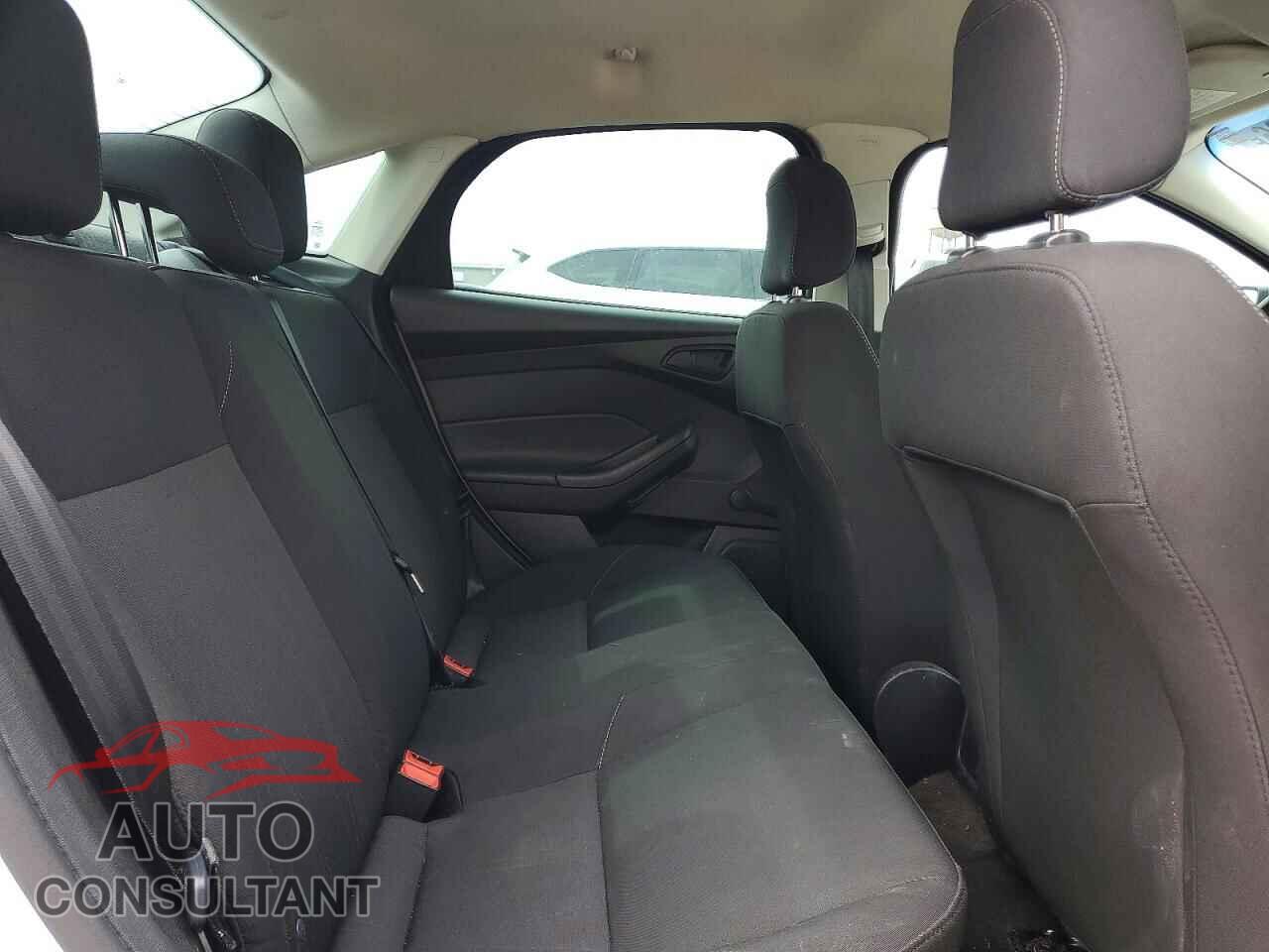 FORD FOCUS 2017 - 1FADP3E23HL245805