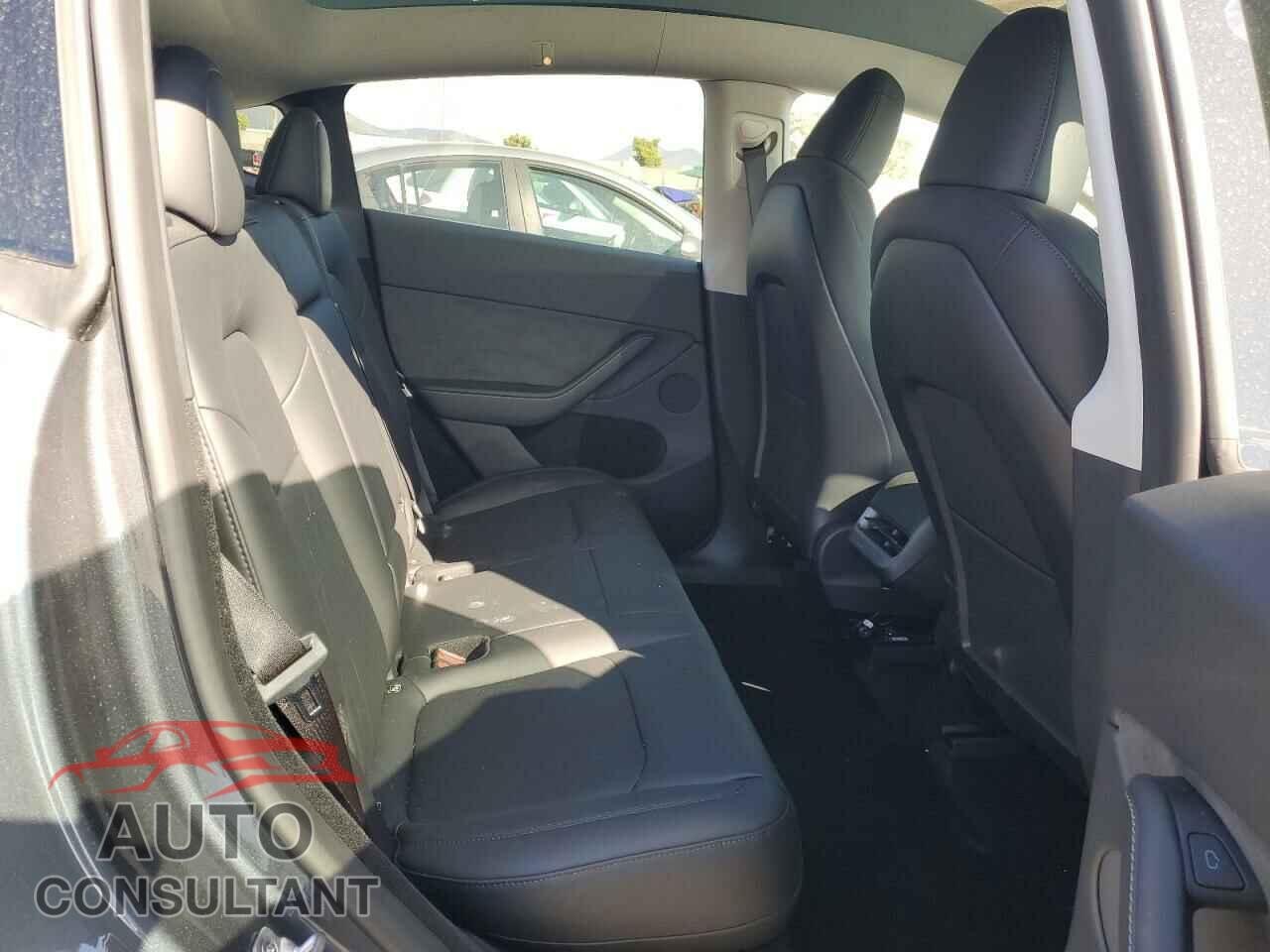 TESLA MODEL Y 2024 - 7SAYGDEE7RA214976