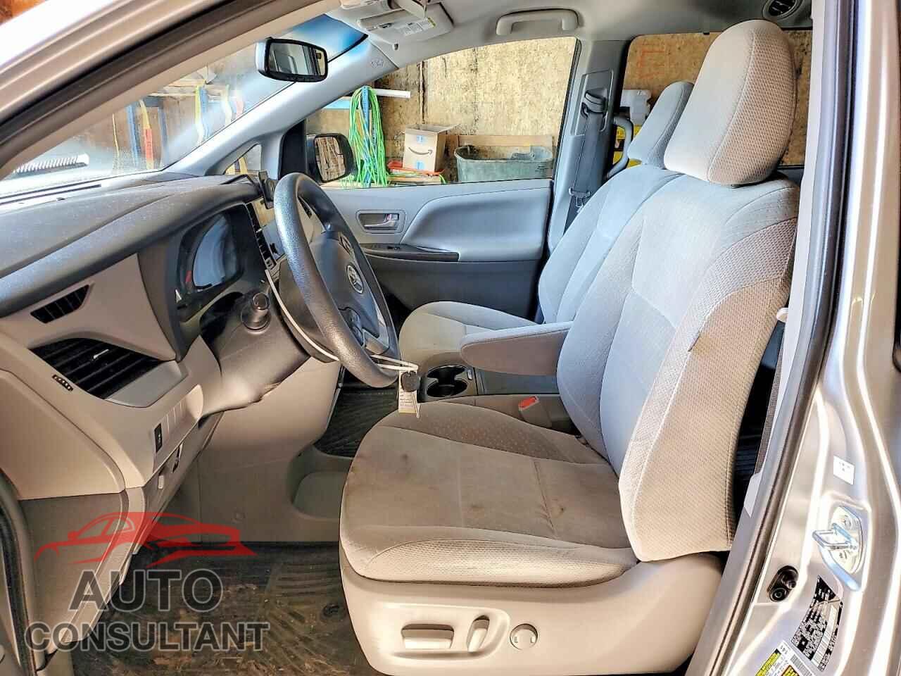 TOYOTA SIENNA 2017 - 5TDJZ3DC2HS174287