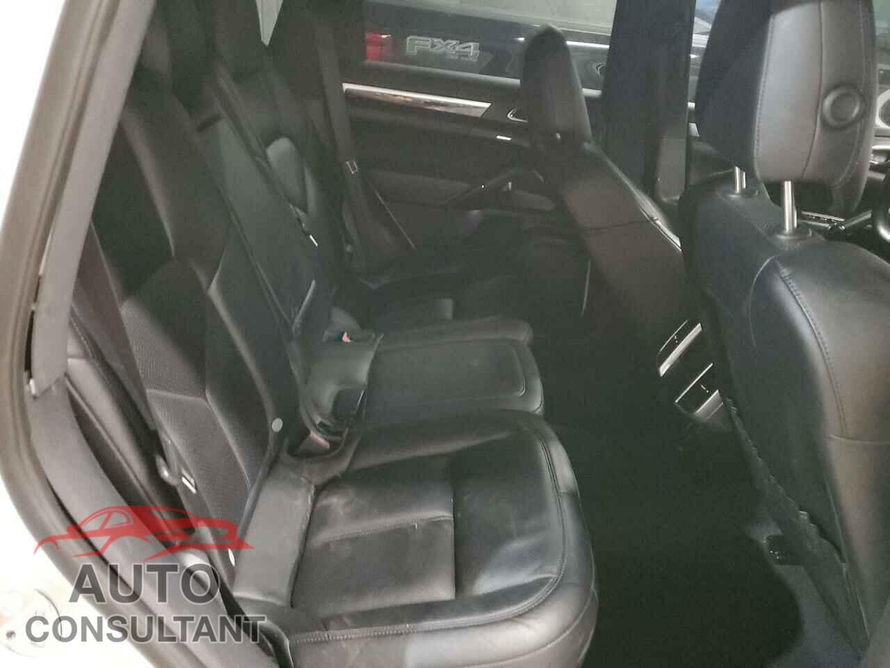 PORSCHE CAYENNE 2016 - WP1AA2A27GKA12155