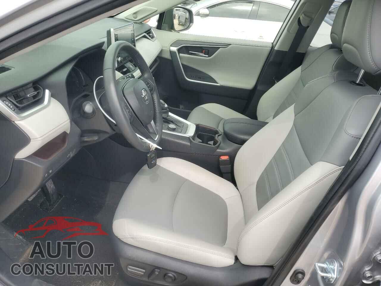 TOYOTA RAV4 2021 - JTMD6RFV2MD044863