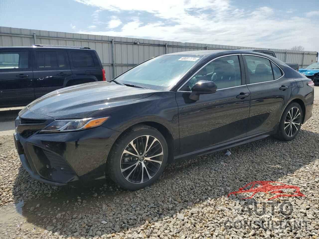 TOYOTA CAMRY 2020 - 4T1G11AK2LU857771