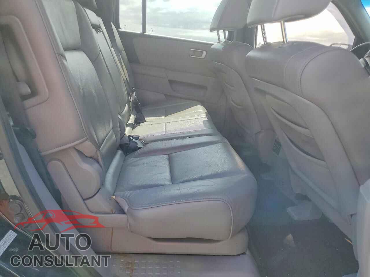 HONDA PILOT 2011 - 5FNYF3H64BB020395