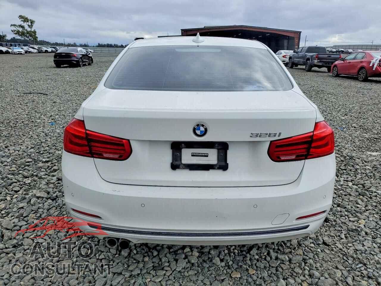 BMW 3 SERIES 2016 - WBA8E9G55GNU27615