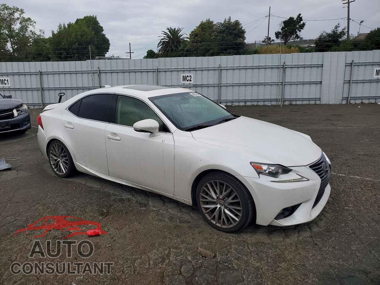 LEXUS IS 2016 - JTHBA1D24G5036857