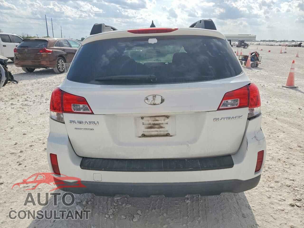SUBARU OUTBACK 2014 - 4S4BRCCC9E3236931