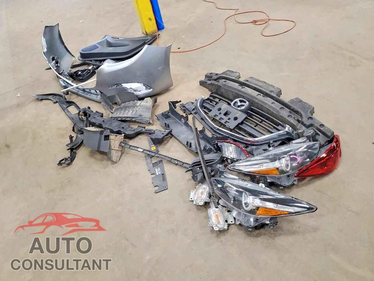 MAZDA 3 2017 - 3MZBN1U73HM110053