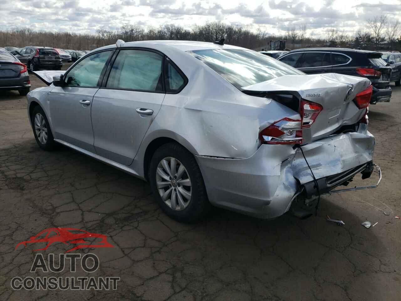 VOLKSWAGEN PASSAT 2015 - 1VWAT7A34FC070649