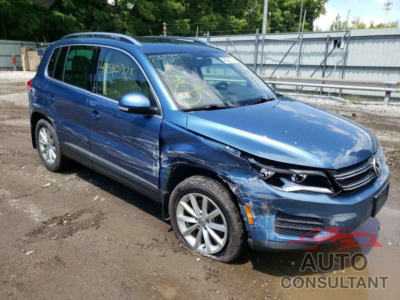 VOLKSWAGEN TIGUAN 2017 - WVGSV7AX6HW504488