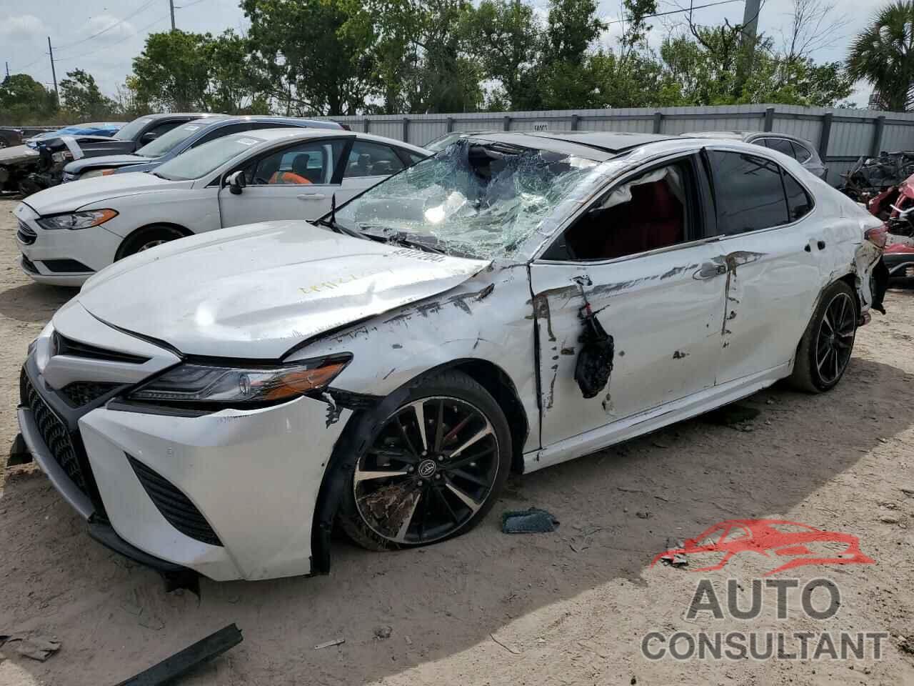 TOYOTA CAMRY 2018 - 4T1B61HKXJU664010