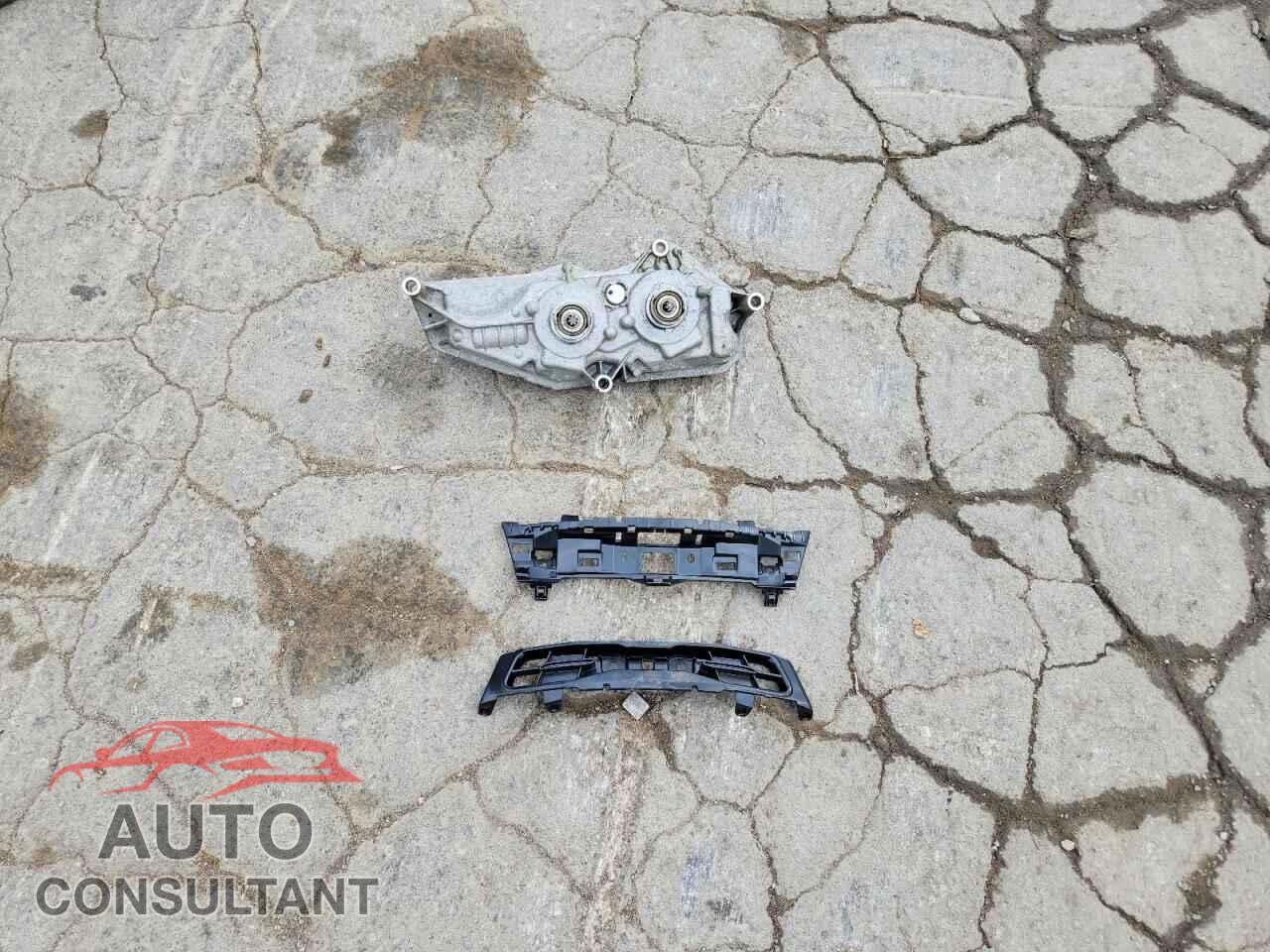 FORD FOCUS 2015 - 1FADP3K2XFL200670