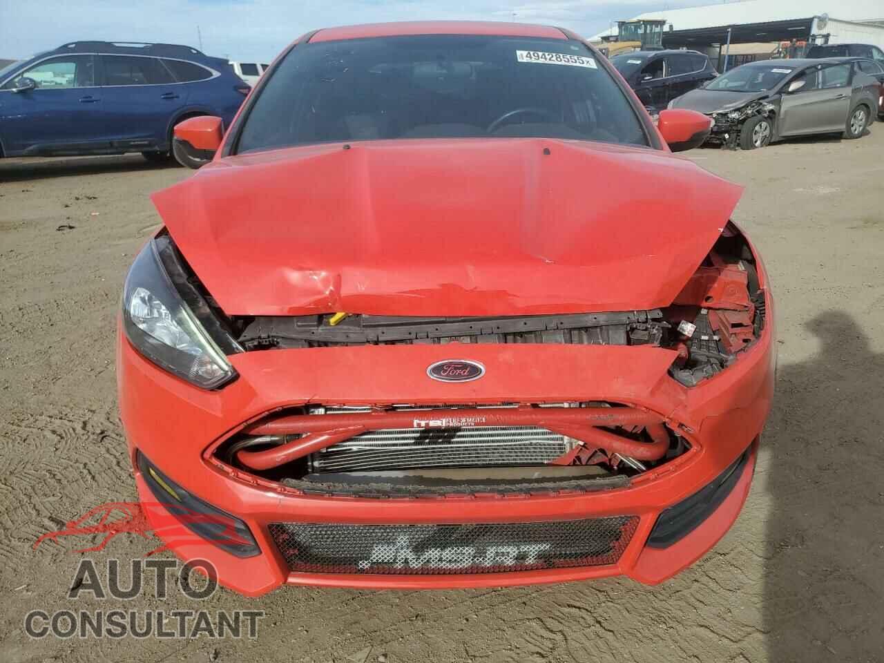 FORD FOCUS 2017 - 1FADP3L95HL310346