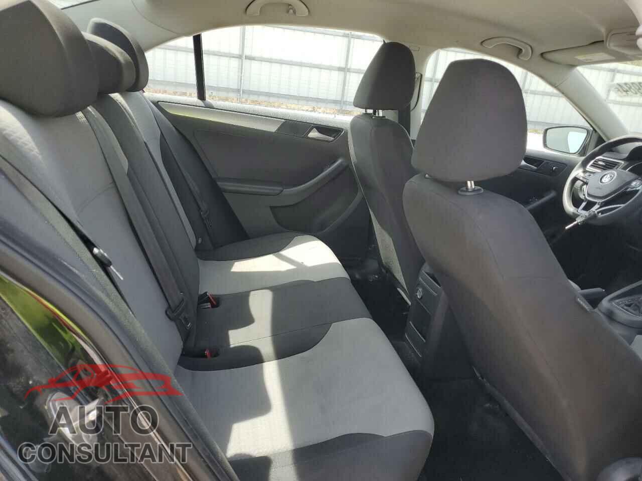 VOLKSWAGEN JETTA 2017 - 3VW2B7AJ6HM238024