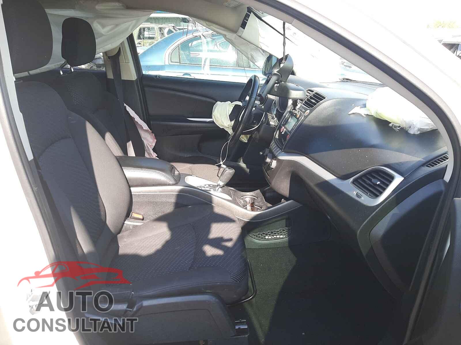 DODGE JOURNEY 2018 - 3C4PDCAB8JT532587