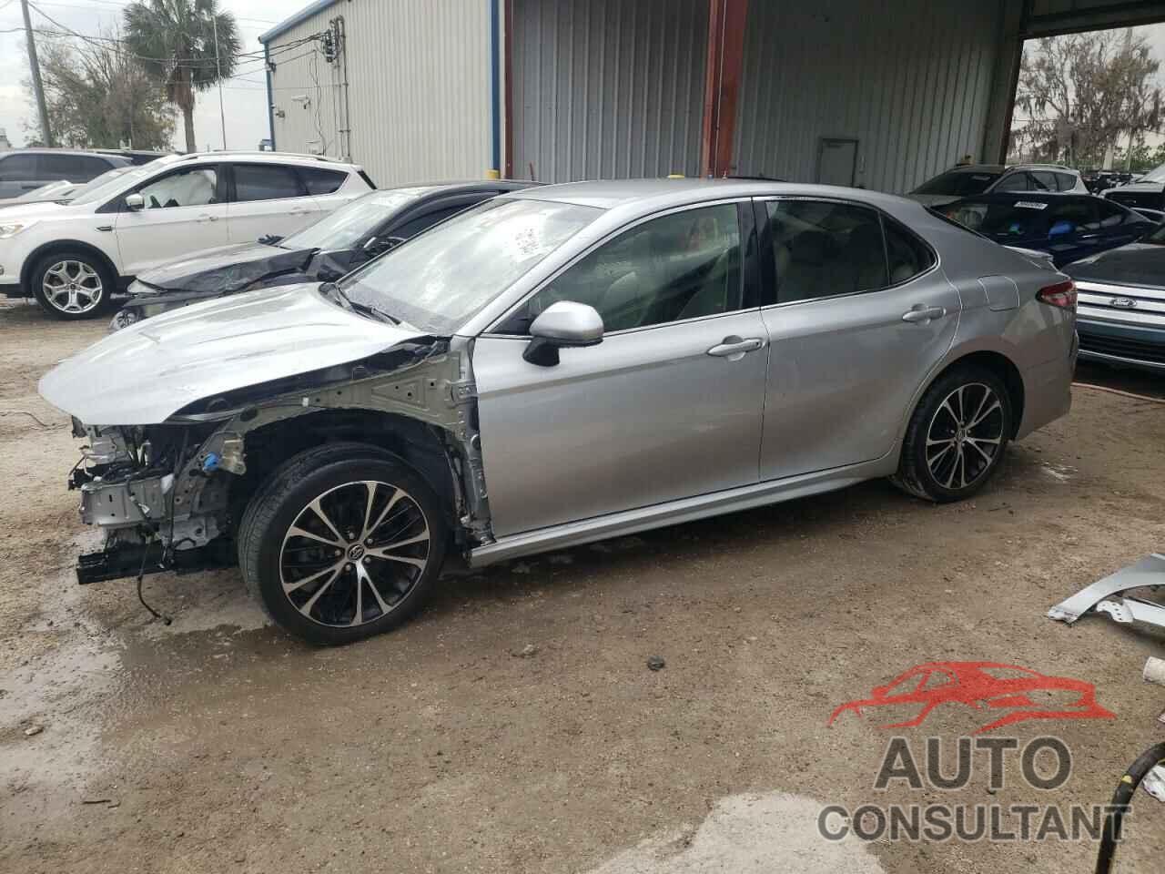 TOYOTA CAMRY 2018 - JTNB11HK4J3020376