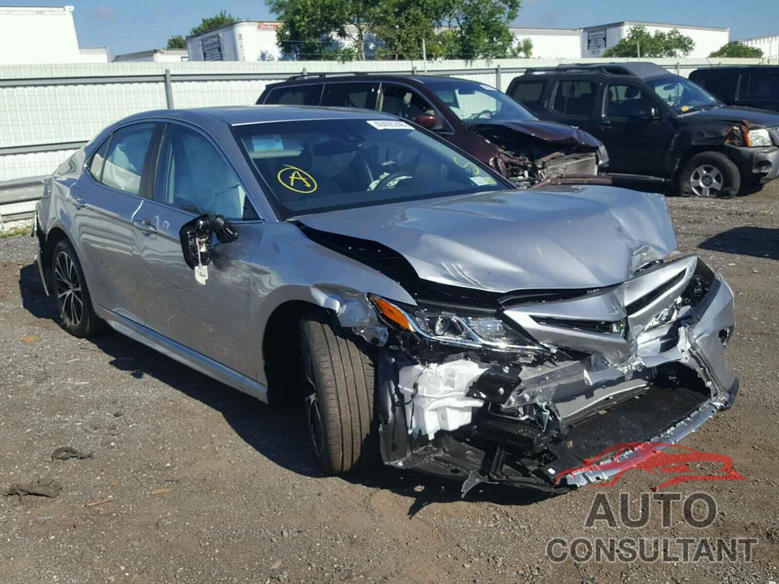 TOYOTA CAMRY 2018 - 4T1B11HK9JU575267