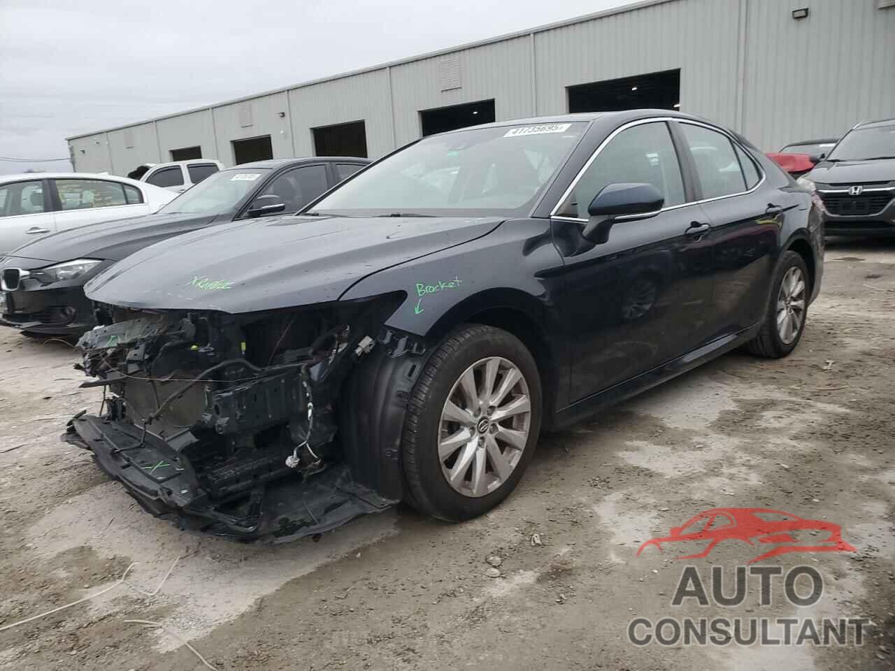 TOYOTA CAMRY 2018 - 4T1B11HK3JU616248