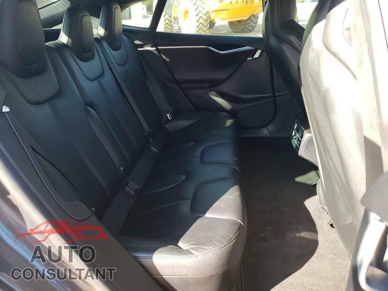TESLA MODEL S 2016 - 5YJSA1E2XGF139103